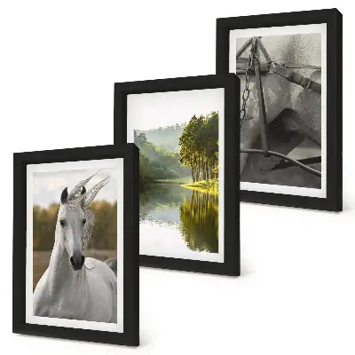 Conjunto de 3 quadros decorativos com paisagem natural de cavalos brancos à beira do rio