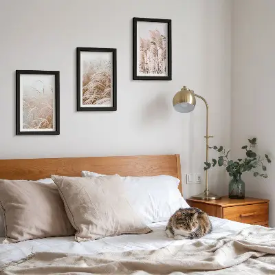 Conjunto de 3 quadros decorativos com campos de grama em delicados tons de marrom e bege