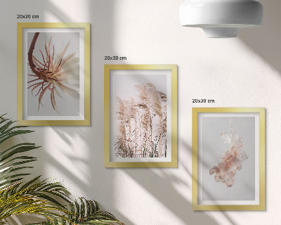 Conjunto de molduras com imagens Flores e gramíneas sobre um fundo claro em um conjunto harmonioso.