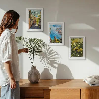 Conjunto de quadros decorativos ruas pitorescas à beira-mar com limões