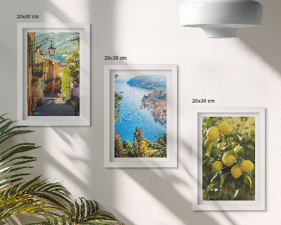 Conjunto de molduras com imagens Ruas pitorescas à beira-mar com vista para o mar e limões.