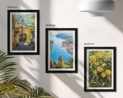 Conjunto de molduras com imagens Ruas pitorescas à beira-mar com vista para o mar e limões.
