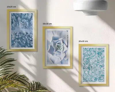 Conjunto de molduras com imagens paisagem de floresta de inverno com flores azuis e superfície da água