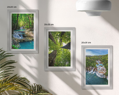 Conjunto de molduras com imagens Cachoeiras em uma floresta verde com água cristalina