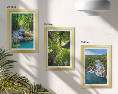Conjunto de molduras com imagens Cachoeiras em uma floresta verde com água cristalina