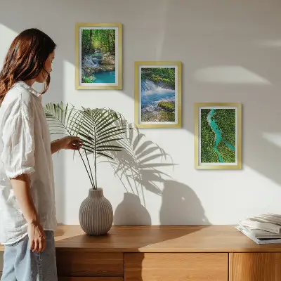 Conjunto de 3 quadros decorativos com estampa de florestas verdejantes e águas cristalinas de rios