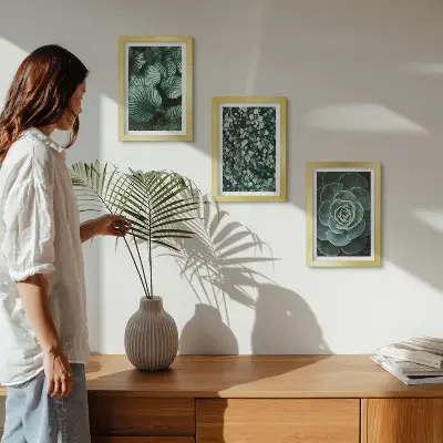 Conjunto de molduras com imagens de plantas folhosas verdes e suculentas estilosas
