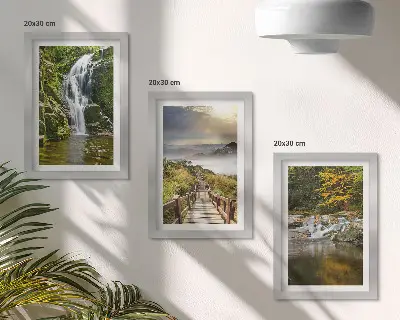 Tríptico com moldura com paisagens de cachoeiras, montanhas, caminhos nas nuvens e vistas de outono