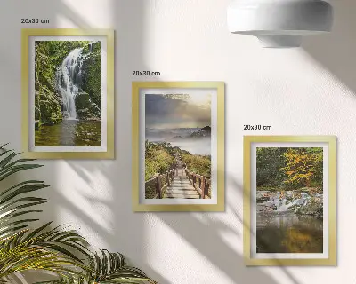 Tríptico com moldura com paisagens de cachoeiras, montanhas, caminhos nas nuvens e vistas de outono