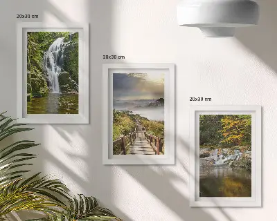 Tríptico com moldura com paisagens de cachoeiras, montanhas, caminhos nas nuvens e vistas de outono