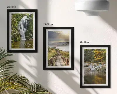 Tríptico com moldura com paisagens de cachoeiras, montanhas, caminhos nas nuvens e vistas de outono