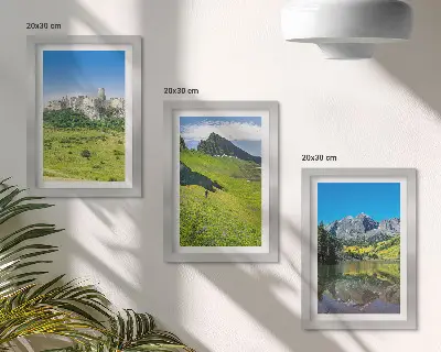 Conjunto de 3 quadros decorativos com estampa de colinas verdejantes, castelo e paisagens montanhosas