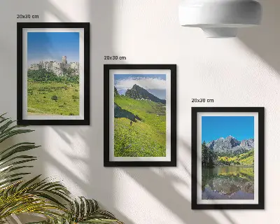 Conjunto de 3 quadros decorativos com estampa de colinas verdejantes, castelo e paisagens montanhosas