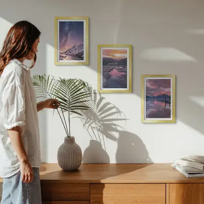 Conjunto de 3 quadros decorativos com paisagens naturais de montanhas e água