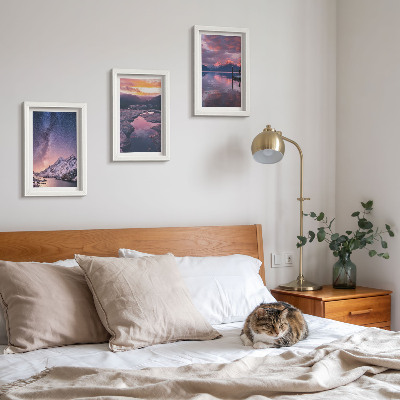 Conjunto de 3 quadros decorativos Montanhas e água em belas paisagens naturais.