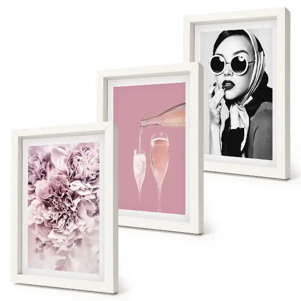 Conjunto de 3 quadros decorativos com flores em tons de rosa e uma mulher elegante