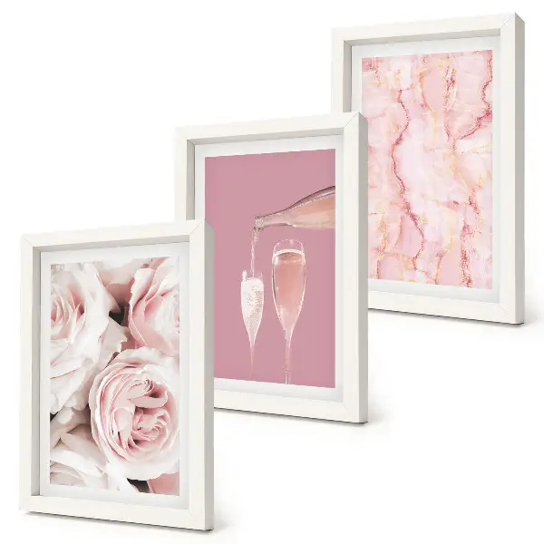 Tríptico com moldura rosas cor de champanhe em fundo de mármore pastel