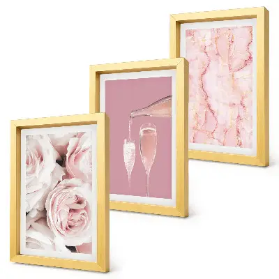 Tríptico com moldura rosas cor de champanhe em fundo de mármore pastel
