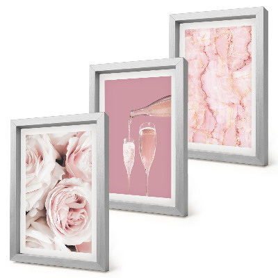Tríptico com moldura Rosas cor de champanhe e um fundo de mármore pastel