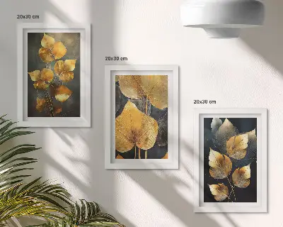 Tríptico com moldura folhas em tons de amarelo sobre fundo escuro