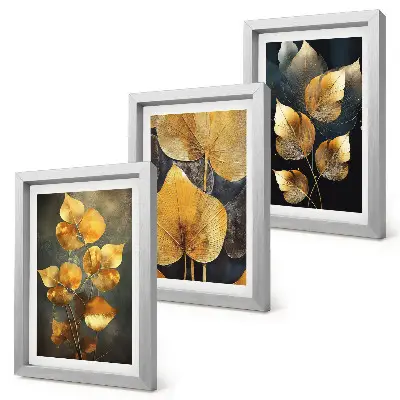 Tríptico com moldura folhas em tons de amarelo sobre fundo escuro