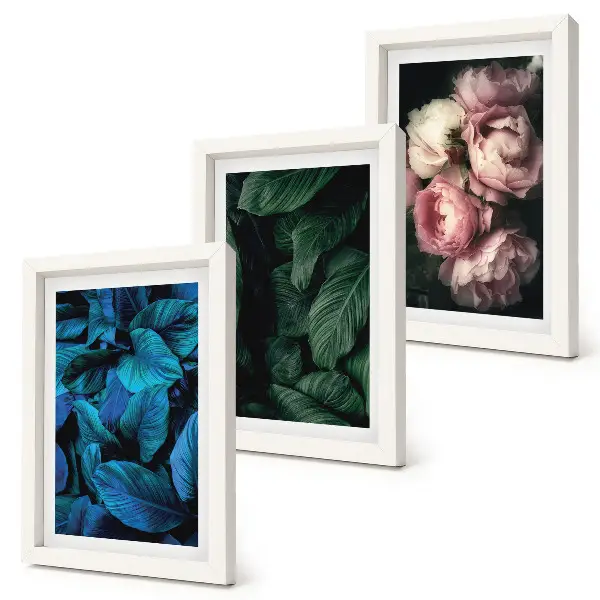 Tríptico com moldura folhas e flores em cores variadas