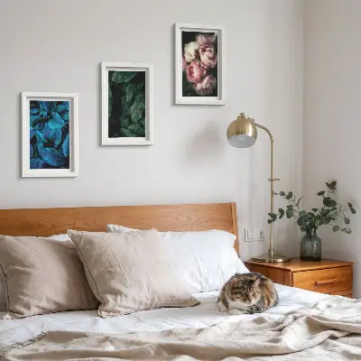 Tríptico com moldura folhas e flores em cores variadas