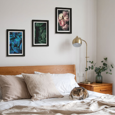 Tríptico com moldura Folhas e flores em cores diferentes