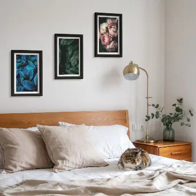 Tríptico com moldura folhas e flores em cores variadas