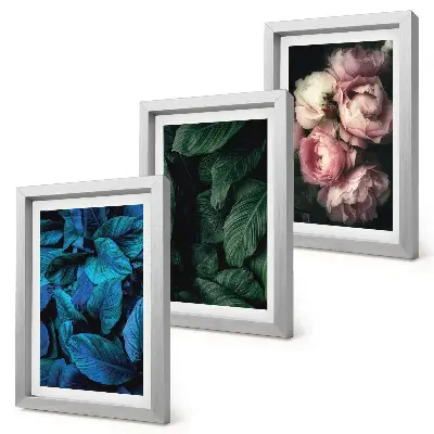 Tríptico com moldura folhas e flores em cores variadas