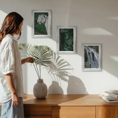 Conjunto de 3 quadros decorativos com estampa de folhas de tigre branco e cachoeira em ambiente natural