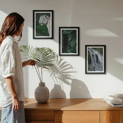 Conjunto de 3 quadros decorativos com estampa de folhas de tigre branco e cachoeira em ambiente natural