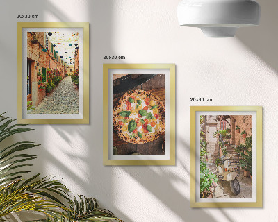 Conjunto de 3 quadros decorativos Ruas charmosas com plantas e pizza italiana.