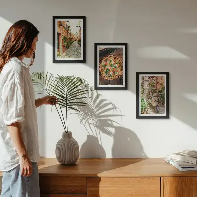 Conjunto de 3 quadros decorativos com temática de ruas charmosas, plantas e pizza italiana