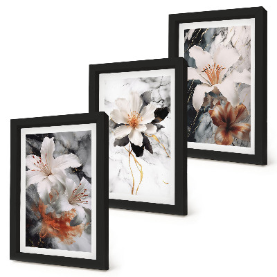 Conjunto de molduras com imagens Flores sobre fundo de mármore em tons de branco e preto.