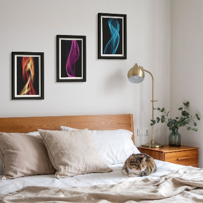 Tríptico com moldura Ondas de linhas neon coloridas sobre um fundo escuro.