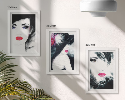 Tríptico com moldura Retratos pintados de mulheres com lábios expressivos