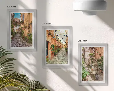 Conjunto de 3 quadros decorativos com temática de ruas encantadoras e flores em estilo italiano