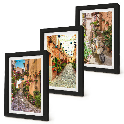 Conjunto de 3 quadros decorativos Ruas encantadoras com flores em um ambiente italiano.