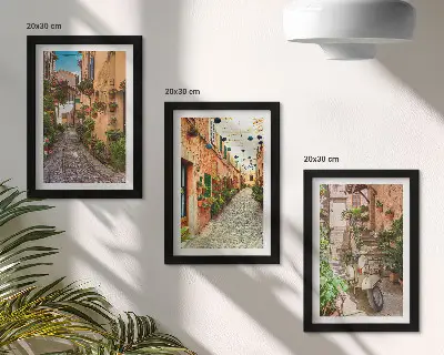 Conjunto de 3 quadros decorativos com temática de ruas encantadoras e flores em estilo italiano