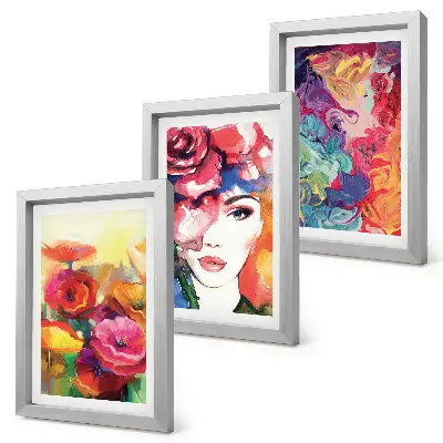 Tríptico com moldura flores em cores intensas com retrato abstrato de mulher