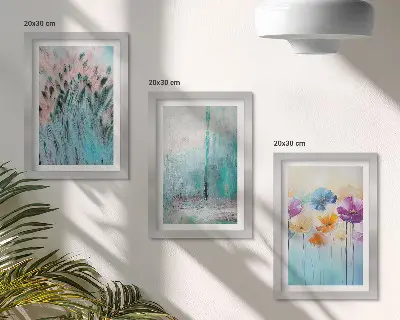 Conjunto de 3 quadros decorativos com estampas de flores em fundo pastel e padrões delicados