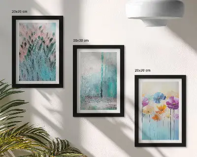 Conjunto de 3 quadros decorativos com estampas de flores em fundo pastel e padrões delicados