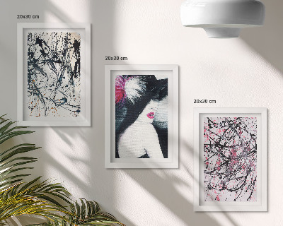 Conjunto de molduras com imagens Padrões abstratos de pintura de uma mulher de chapéu.