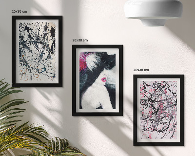 Conjunto de molduras com imagens Padrões abstratos de pintura de uma mulher de chapéu.