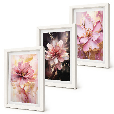 Tríptico com moldura Arranjos florais em tons de rosa e branco.