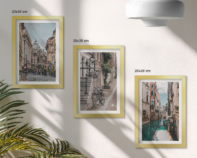 Conjunto de 3 quadros decorativos Ruas venezianas com arquitetura e água