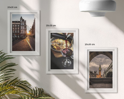Conjunto de molduras com imagens Uma série de fotos com uma cidade, comida e uma vista de Londres.
