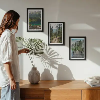 Conjunto de molduras com imagens paisagens de montanhas, lagos, florestas e trilhas na natureza