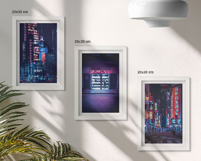 Conjunto de molduras com imagens Cidade noturna com luzes de néon e entrada de cinema.
